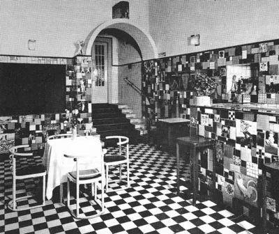 Foto del interior del Cabaret con la silla Fledermaus