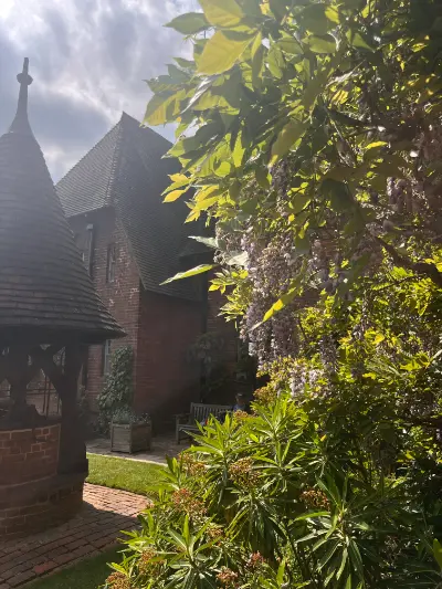 El jardín de La Casa Roja