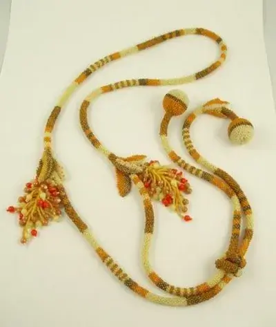 Collar diseñado en el taller de moda del Wiener Werkstätte